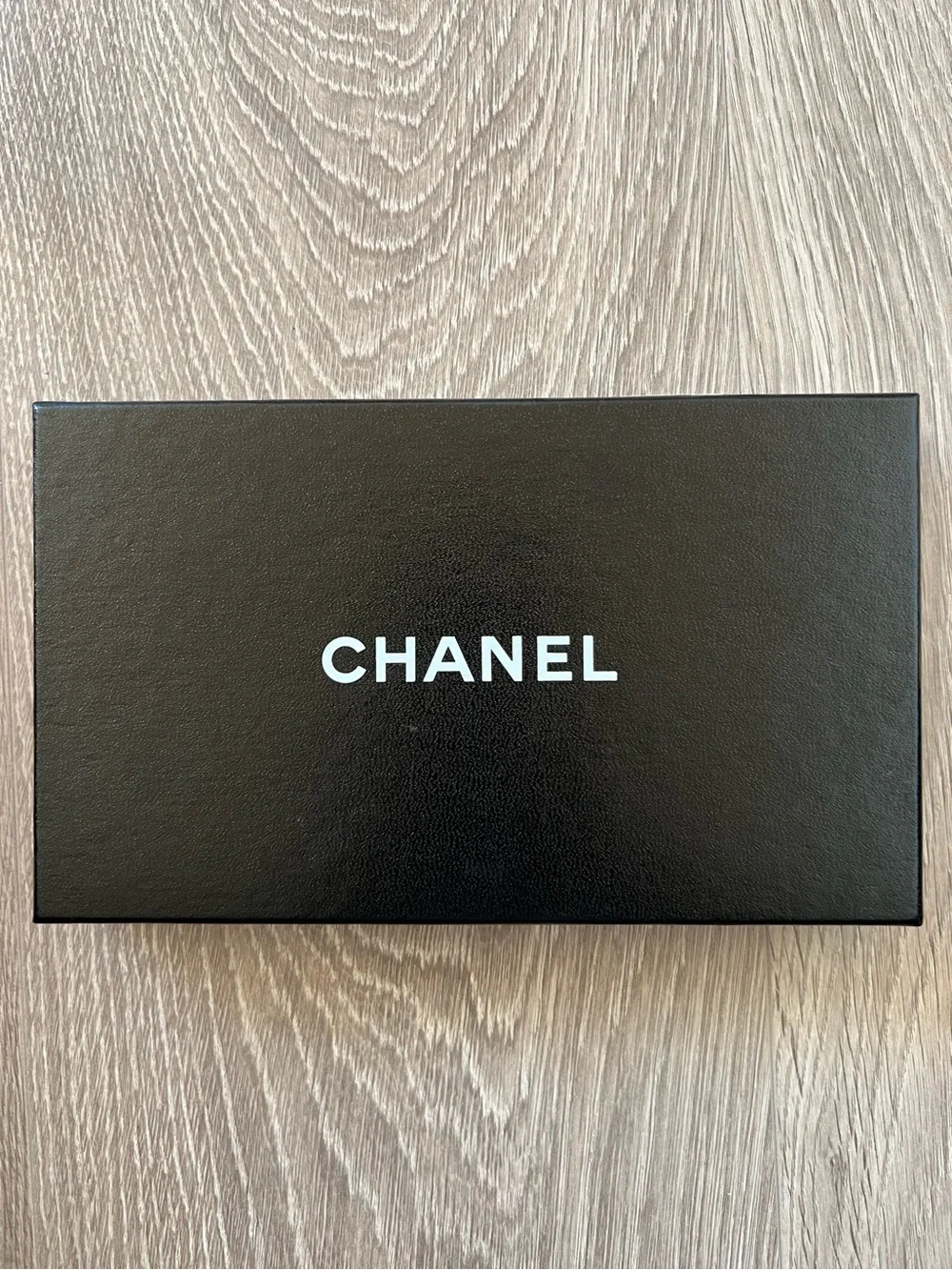 Chanel Box (BB324)
